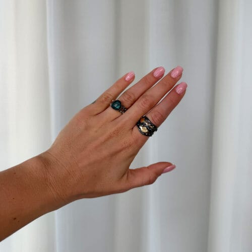 gili abyss labradorite ring