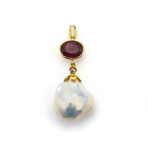 tourmaline and pearl pendant of 18 carat gold
