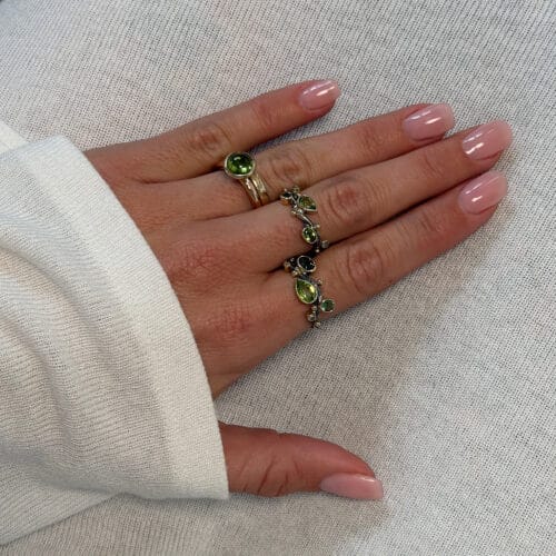 ring victoria rose peridot cab