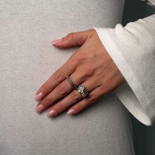 ring victoria rose grey moon cab