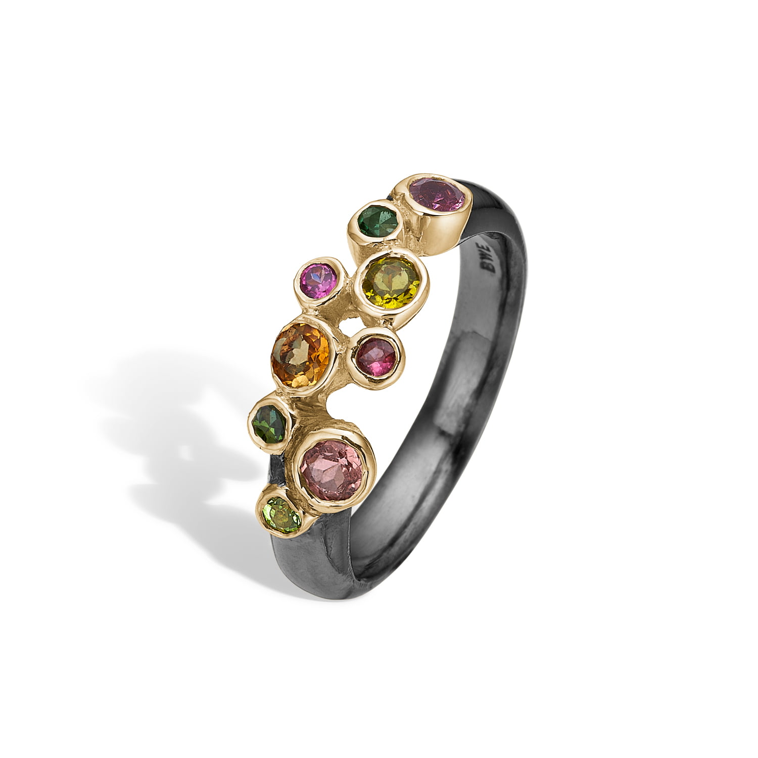 monet 9 ring med sten i flere farver orange, gul, lilla, pink, gul, grøn