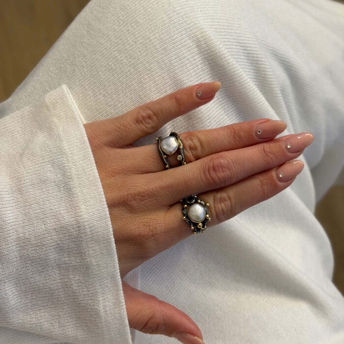 ring zeus dubeca white keshi