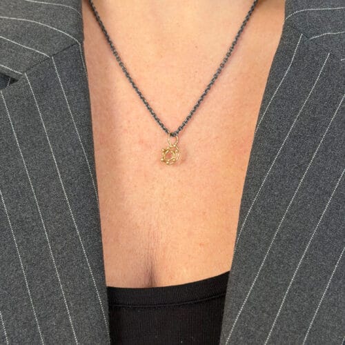 urban harlem buds tiny golden vedhæng