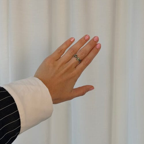 grace single petite green polished ring